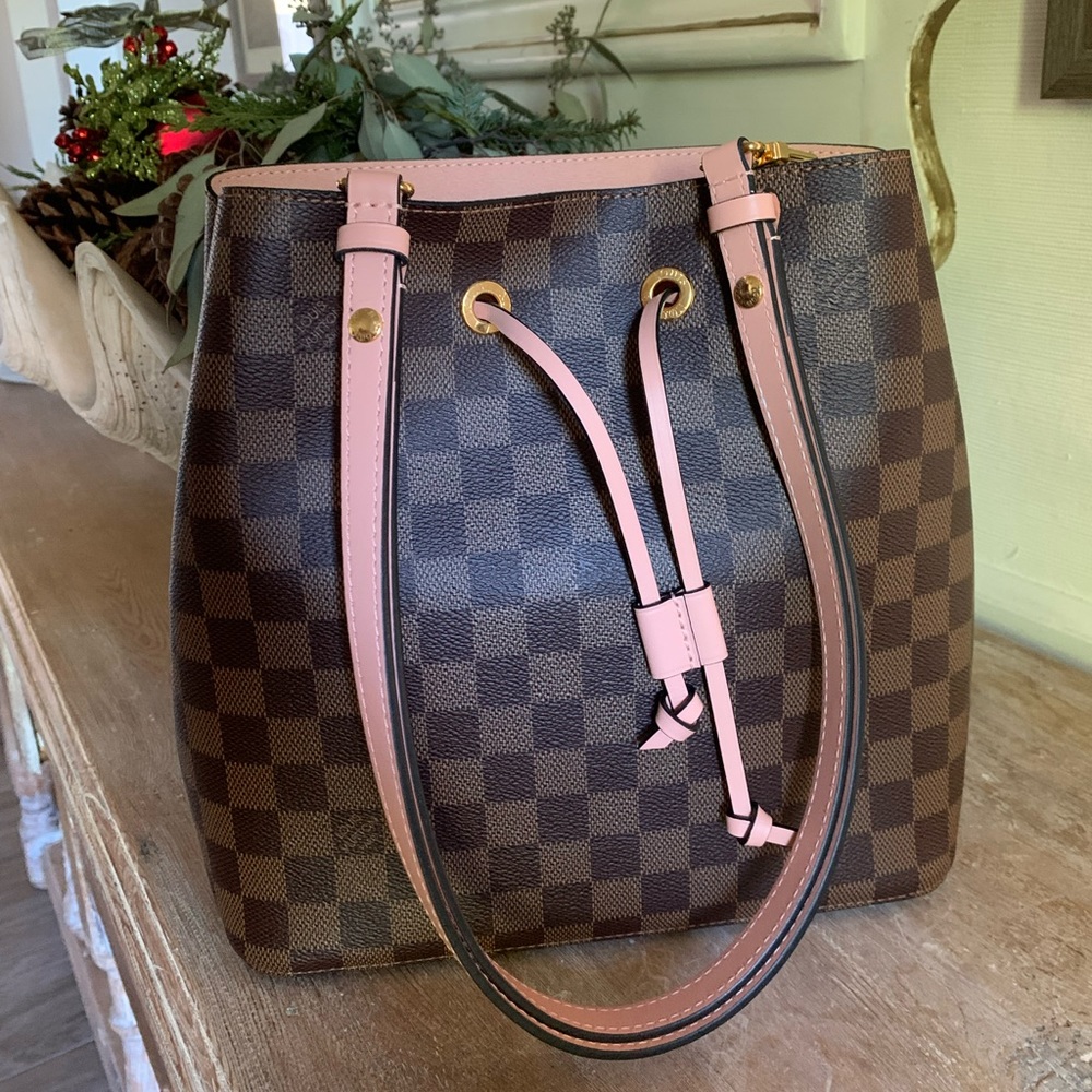 Louis Vuitton Neonoe Bucket Bag